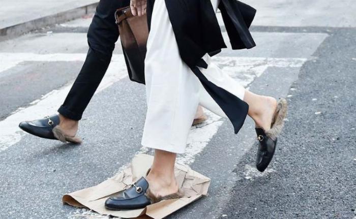 Thoải mái và phóng khoáng với áo hai dây và quần thể thao