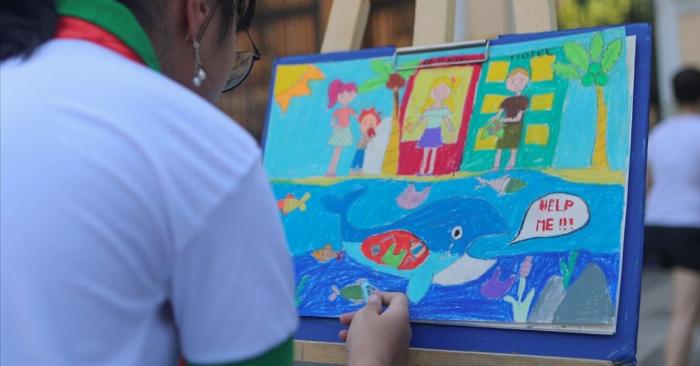 Bộ sưu tập các tranh tô màu đen trắng về chủ đề bé tập thể dục sáng được sắp xếp gọn gàng