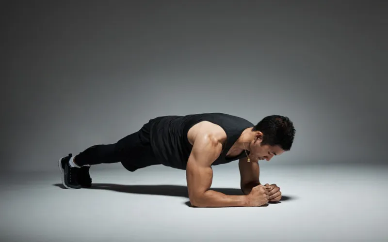 Plank xây dựng sức mạnh core toàn diện