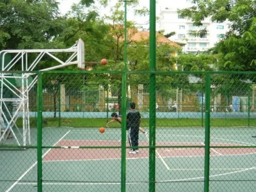 Sân bóng Trung tâm TDTT Phan Đình Phùng là một tổng những sân bóng rổ Sài Gòn