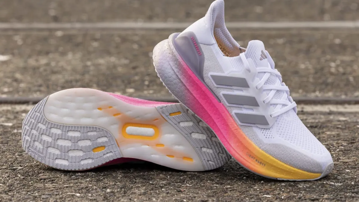 Hệ thống Torsion hỗ trợ tính ổn định bên dưới đế giày thể thao ultra boost nam