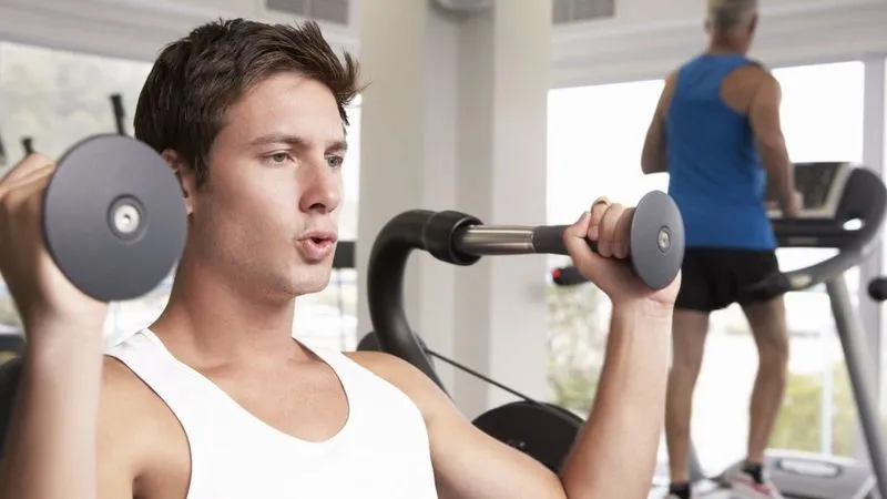 Hít thở sâu để đảm bảo cung cấp đủ oxy cho cơ thể