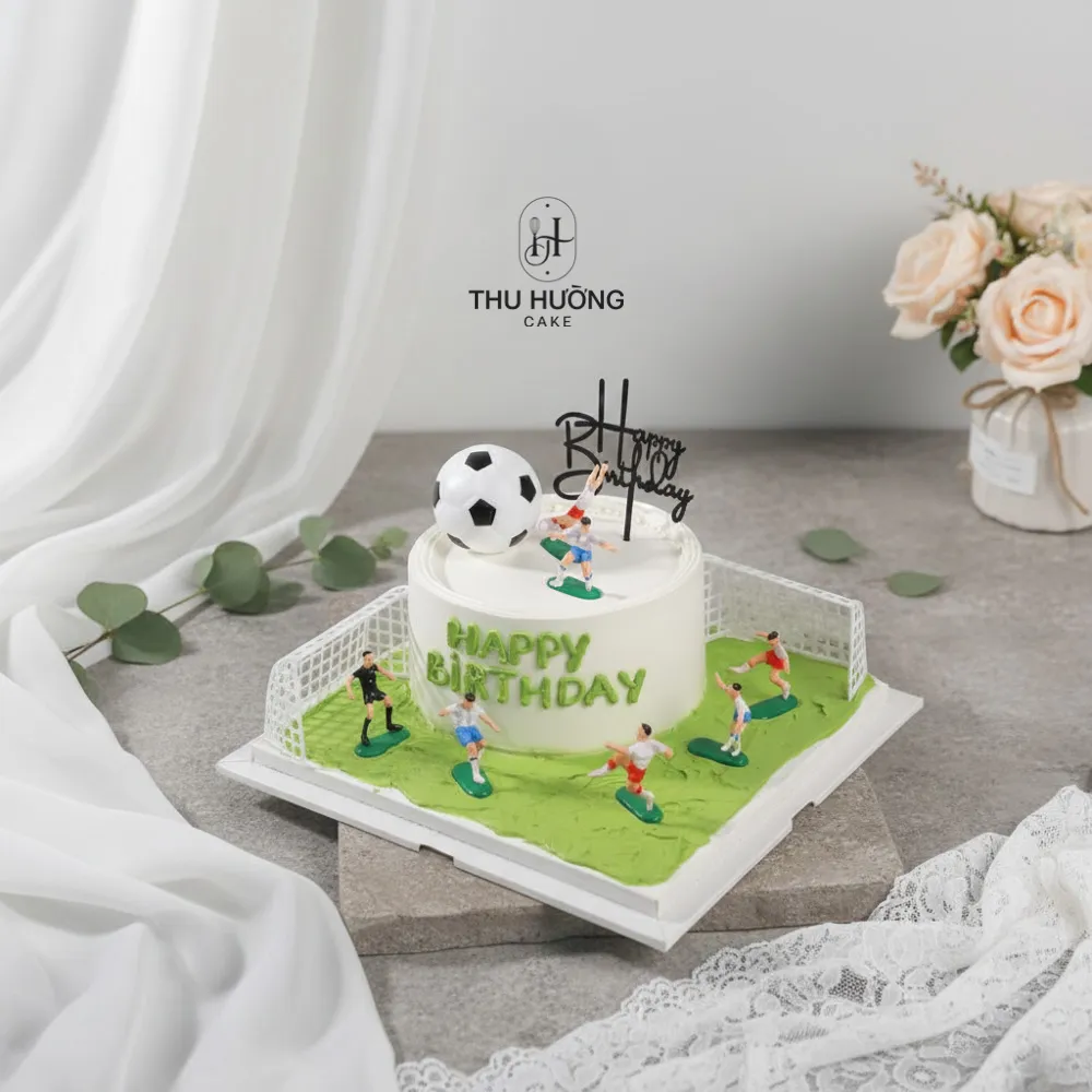 Bánh sinh nhật trang trí sân bóng đá