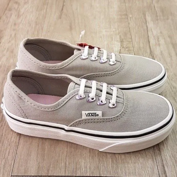 Xỏ dây giày 4 lỗ