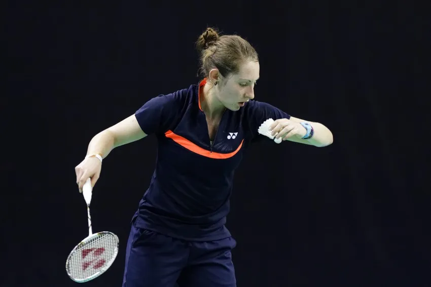 Cầm vợt đúng tư thế giúp bạn phát huy tối đa sức mạnh của cổ tay và các khớp ngón tay (Shuttle Smash)