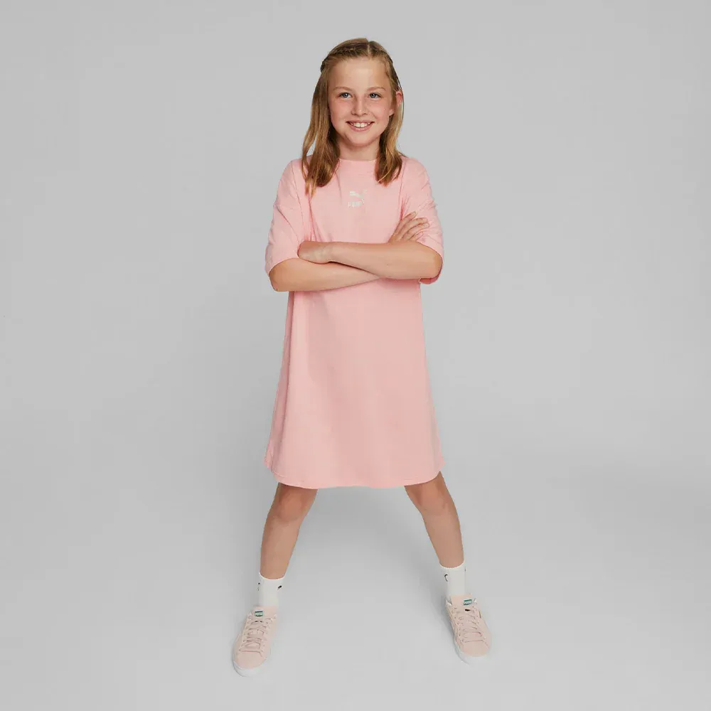 Giày thể thao trẻ em phối với đầm