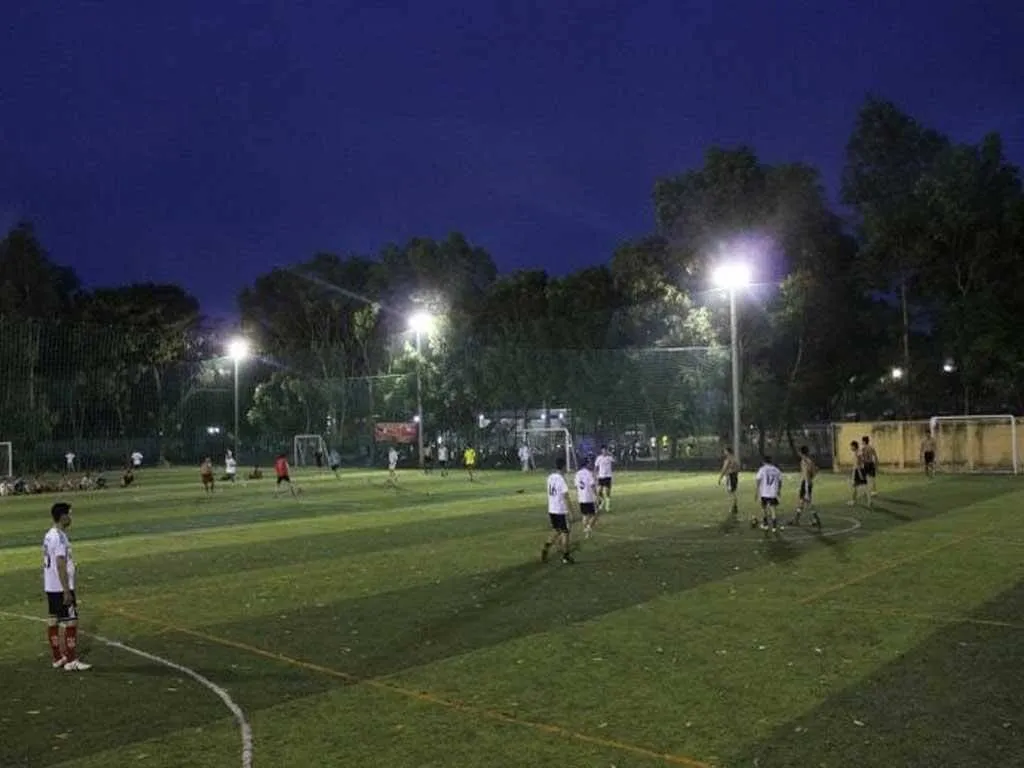 Cột đèn sân bóng chuyền chất lượng cao