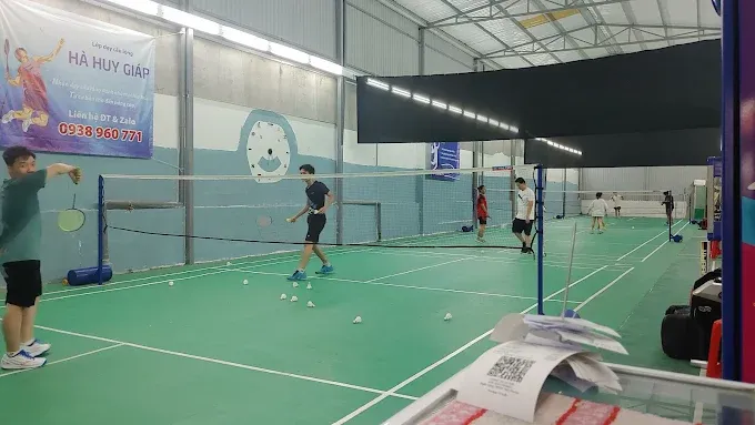 Sân cầu lông Hà Huy Giáp