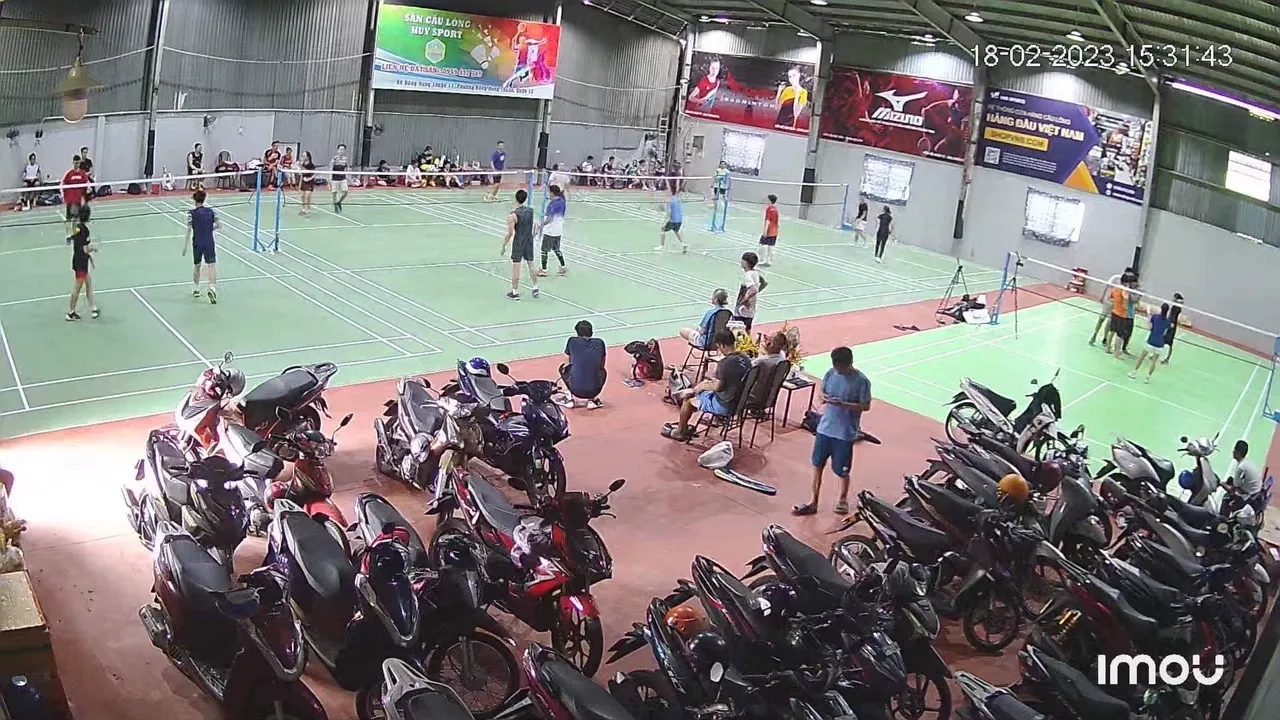 Không gian thoáng mát tại sân Thông Thạo