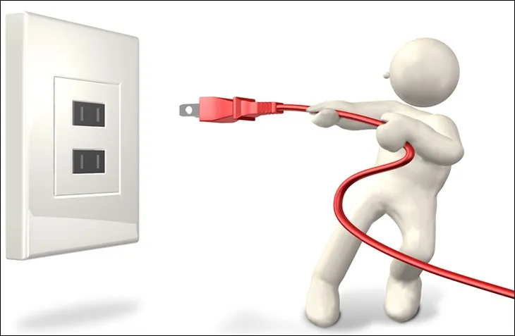Rút nguồn máy kể cả khi không sử dụng máy