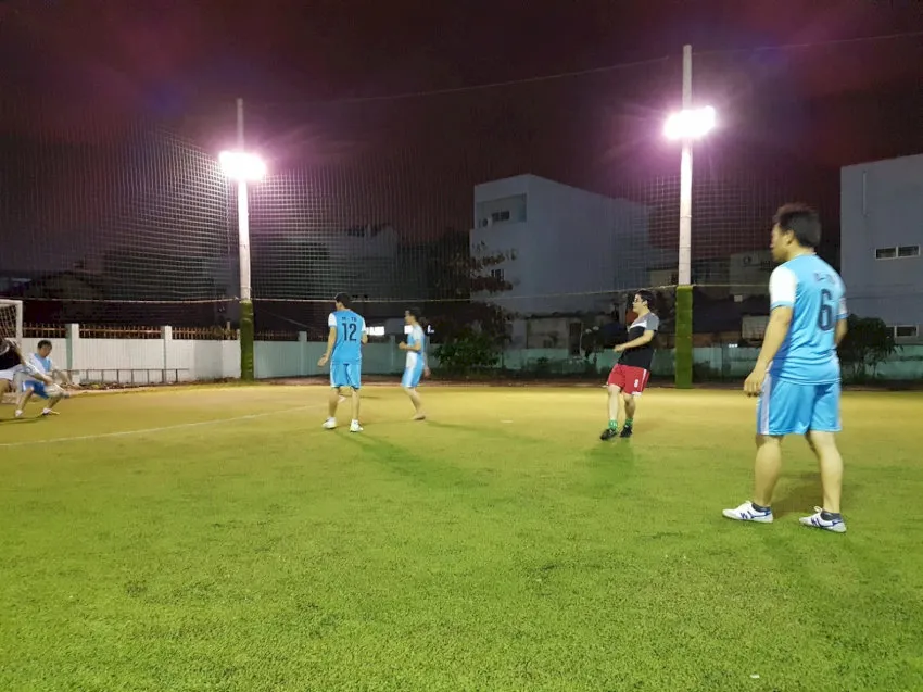 Hệ thống chiếu sáng tốt phục vụ thi đấu buổi tối.