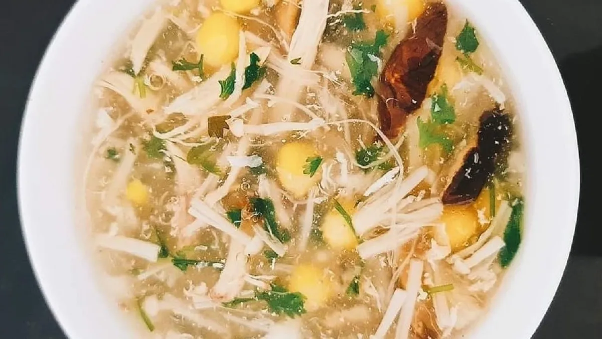 Súp gà - lựa chọn hoàn hảo cho bữa ăn phục hồi sau buổi tập cường độ cao