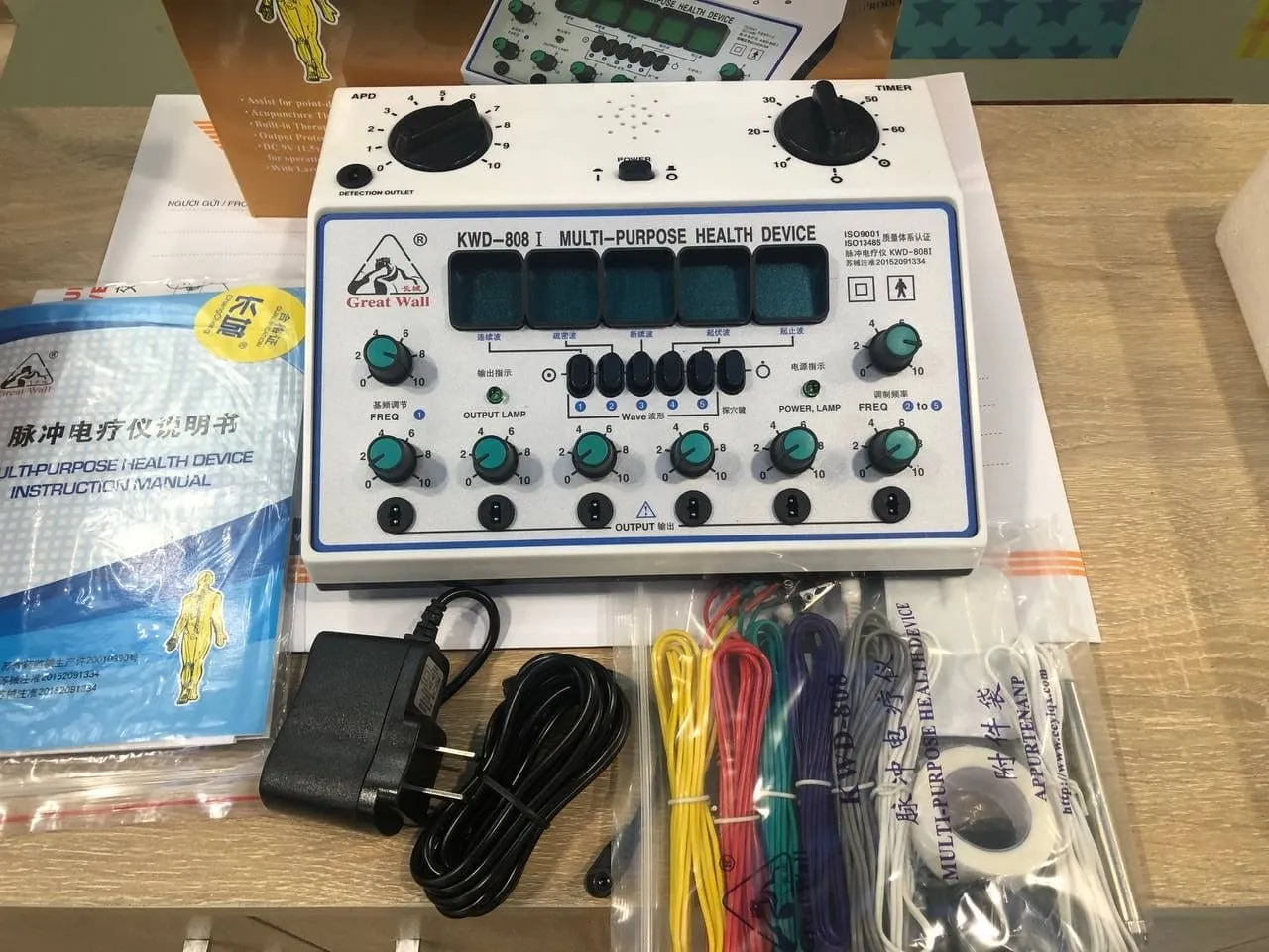 Máy điện châm có kim 6 kênh kết hợp dò huyệt KWD808-1