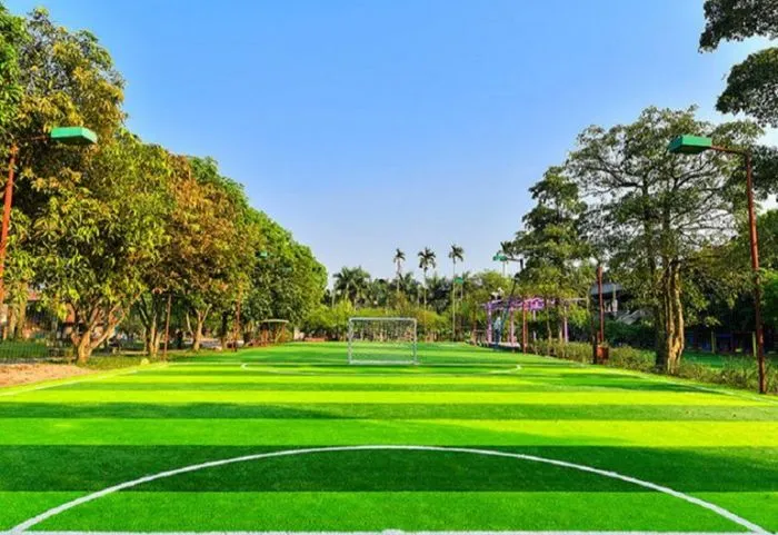 Sân bóng Chu Văn An đạt chuẩn FIFA