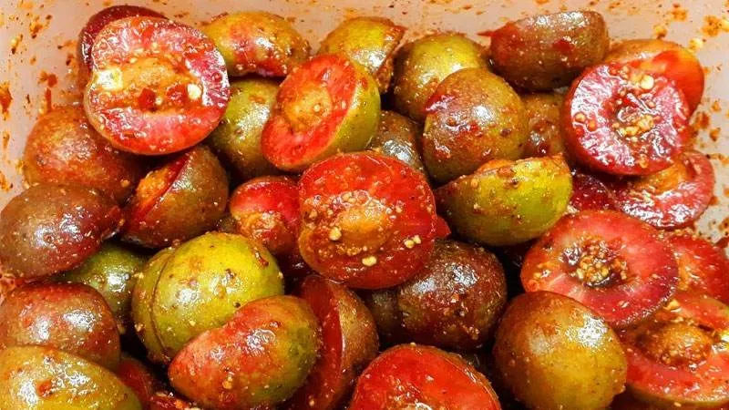 Mận ngâm chua ngọt