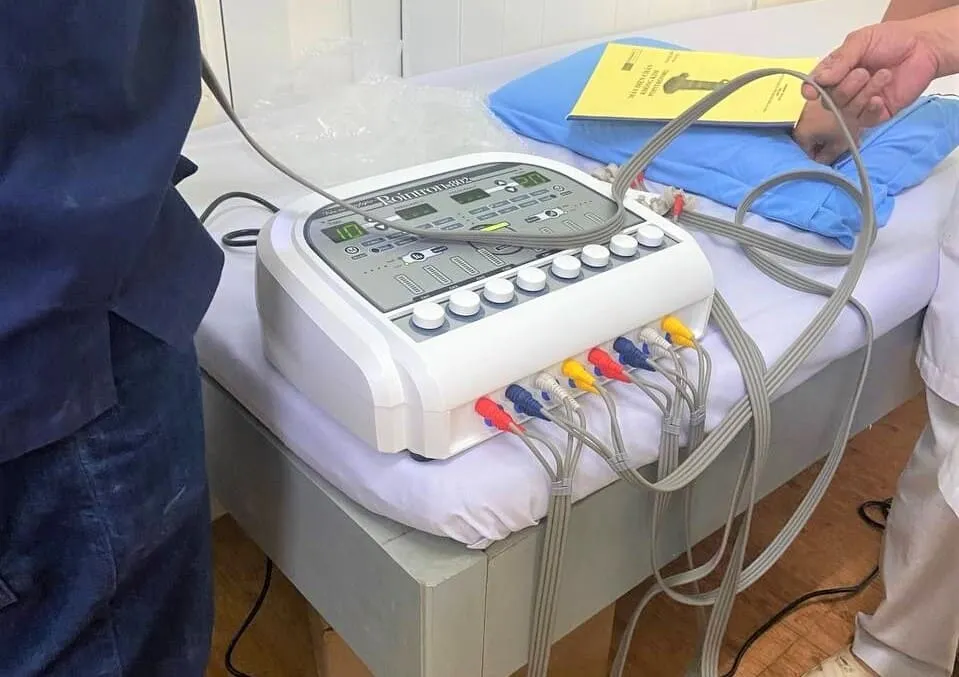 Máy điện châm, máy châm cứu