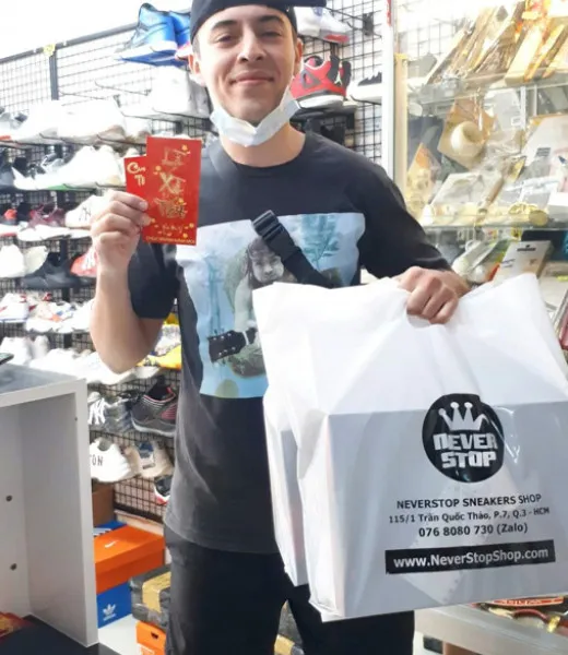 Hình ảnh khách hàng tại NeverStopShop | Shop giày sneakers thể thao HCM