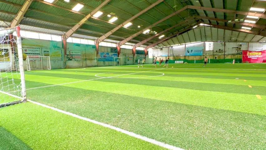 Mặt sân được đầu tư nâng cấp giúp khách hàng tăng trải nghiệm chơi bóng - Nguồn: Internet