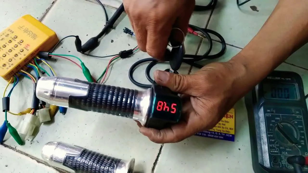 tay ga xe đạp điện