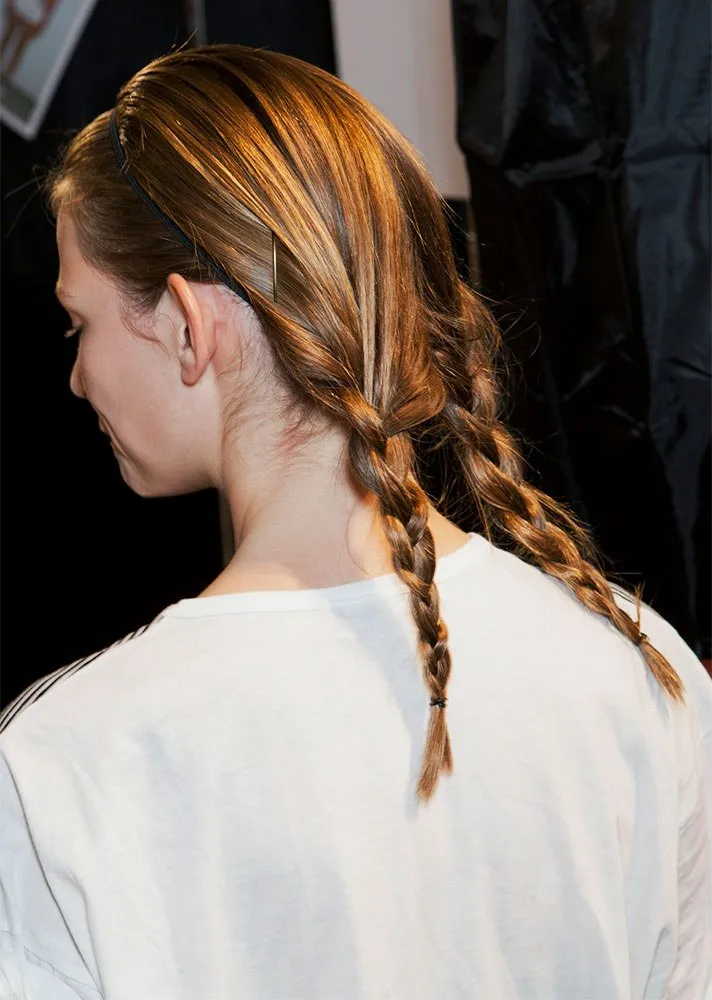 Bím tóc thắt đơn giản cho tóc ngắn thể thao