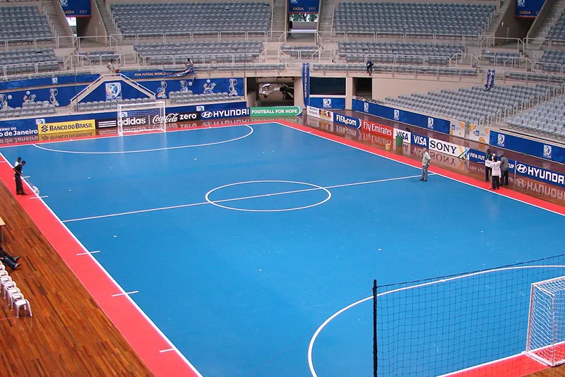 Sân bóng Futsal được thiết kế riêng biệt để phù hợp với đặc thù của môn thể thao này.