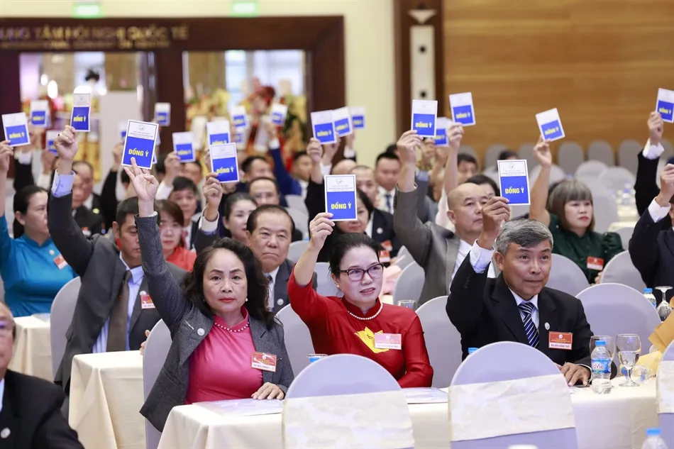 Các đại biểu thống nhất tán thành các quyết định đại hội đưa ra